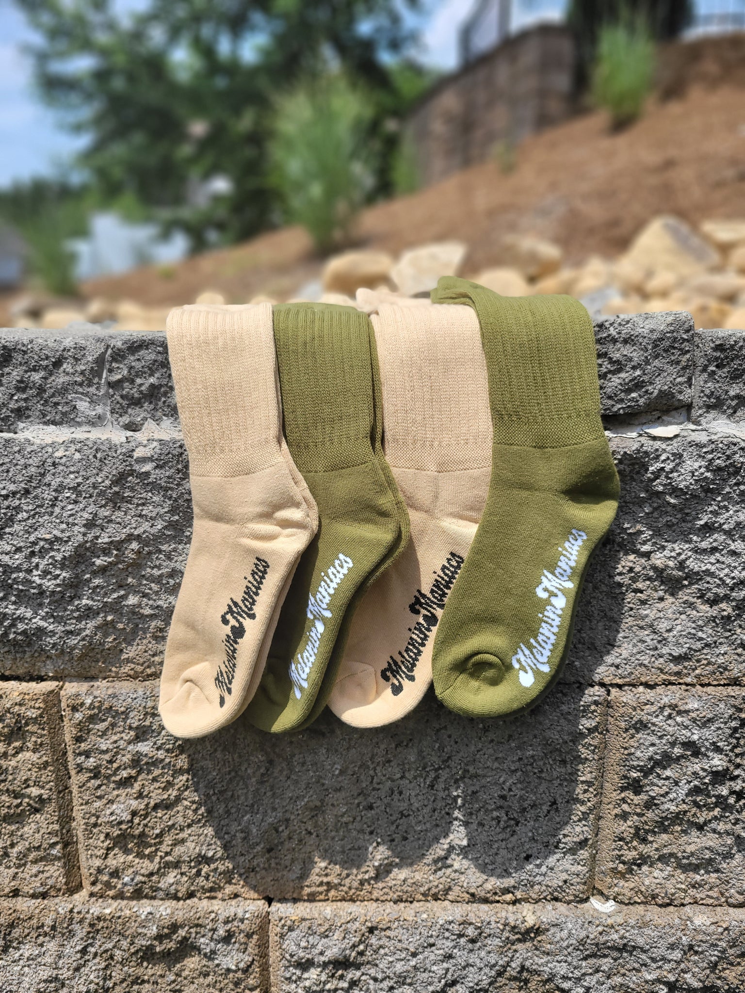 Maniacs Slouch Socks Bundle (Tan and Olive)